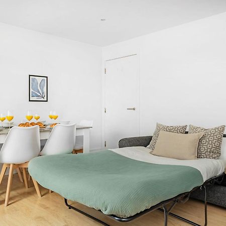 King'S Cross - 2Br With Terrace - Cityapartmentstay Londra Dış mekan fotoğraf