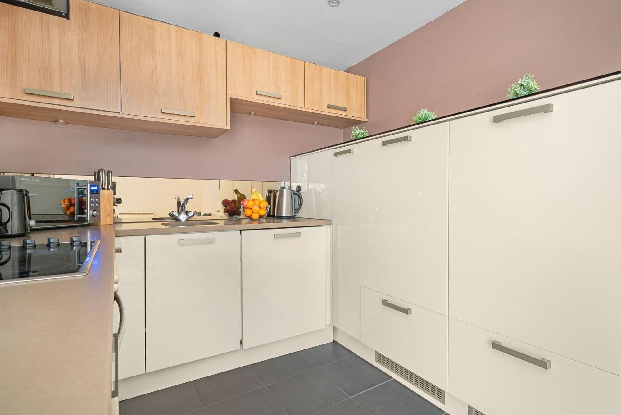 King'S Cross - 2Br With Terrace - Cityapartmentstay Londra Dış mekan fotoğraf