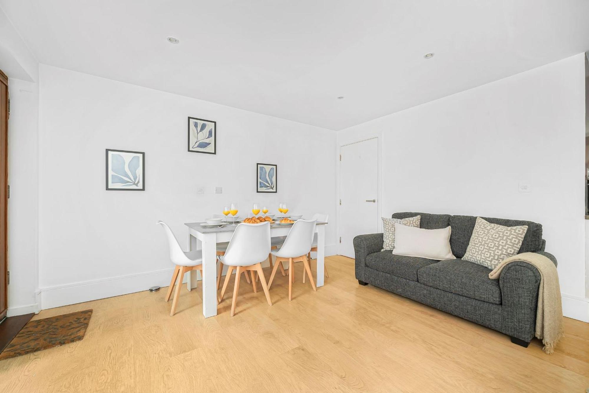 King'S Cross - 2Br With Terrace - Cityapartmentstay Londra Dış mekan fotoğraf