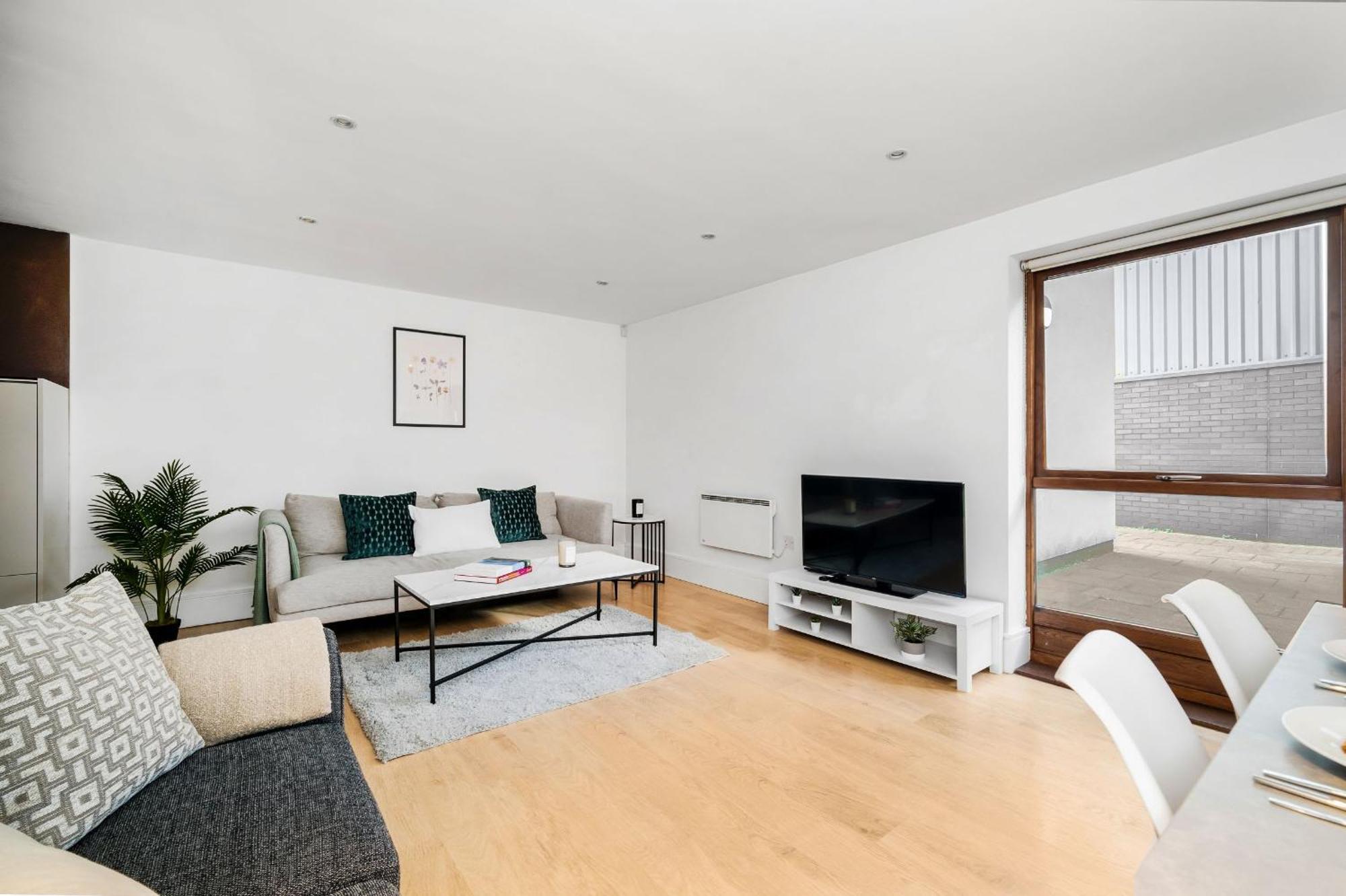 King'S Cross - 2Br With Terrace - Cityapartmentstay Londra Dış mekan fotoğraf