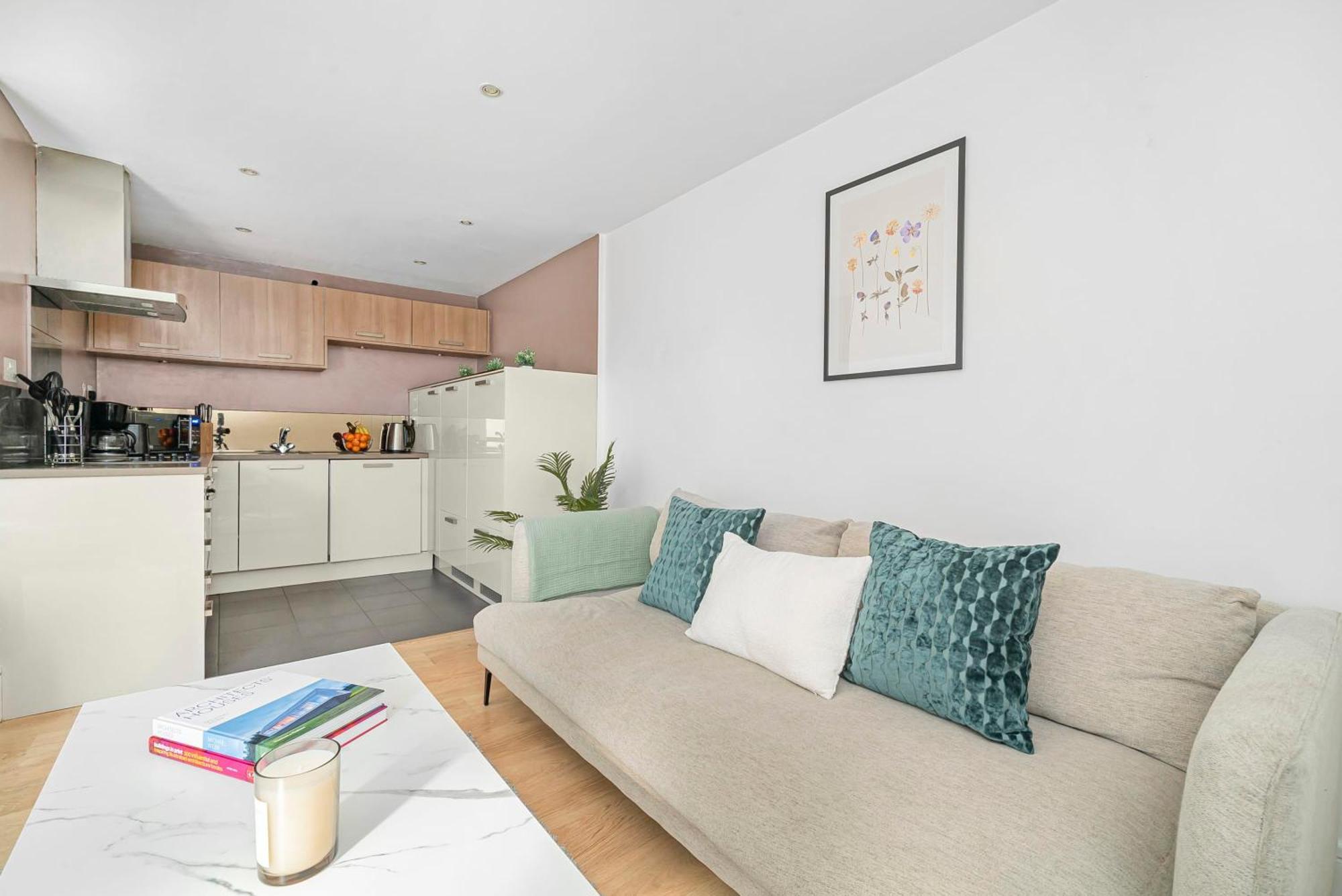 King'S Cross - 2Br With Terrace - Cityapartmentstay Londra Dış mekan fotoğraf