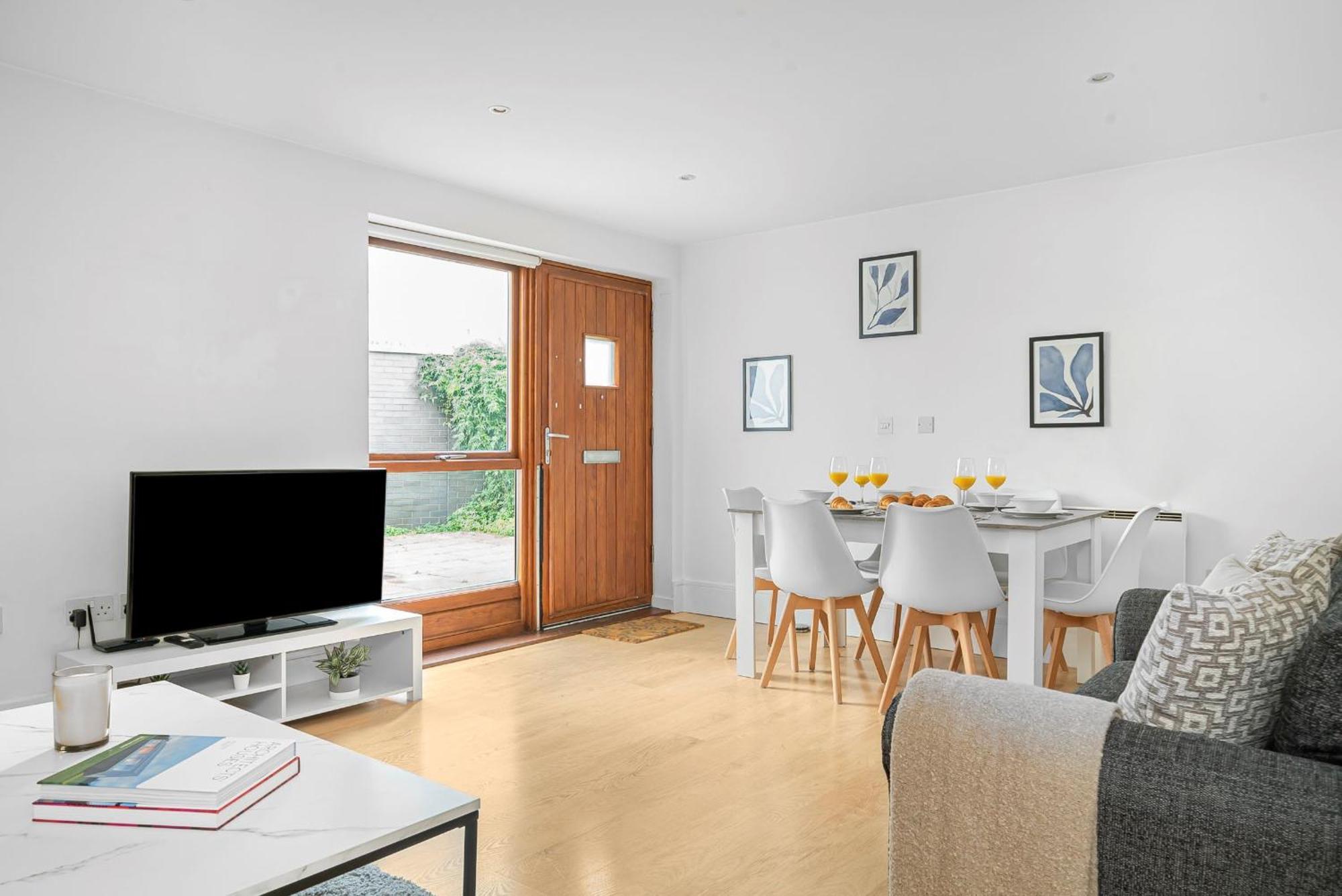 King'S Cross - 2Br With Terrace - Cityapartmentstay Londra Dış mekan fotoğraf